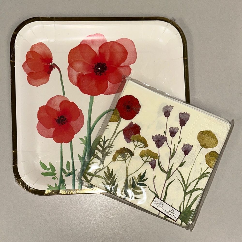 Field Poppy Florals Ivory Set of 8 paper dinner plates and 20 Square Napkins